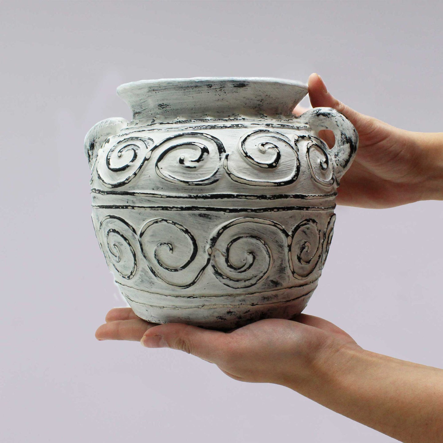 Ceramic Vases from Lombok – Timeless Elegance