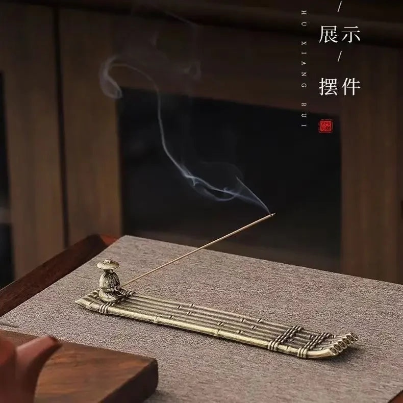 Japanese-Style Fishing Boat Incense Holder – Elegant Aromatherapy Déco