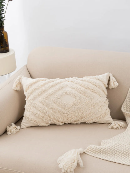 Beige Boho Tufted Pillowcase with Fringe – Cozy Lumbar Cushion